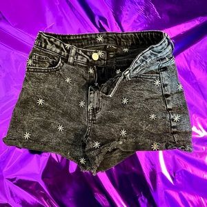 Target brand art class size 10/12 shorts in kids.